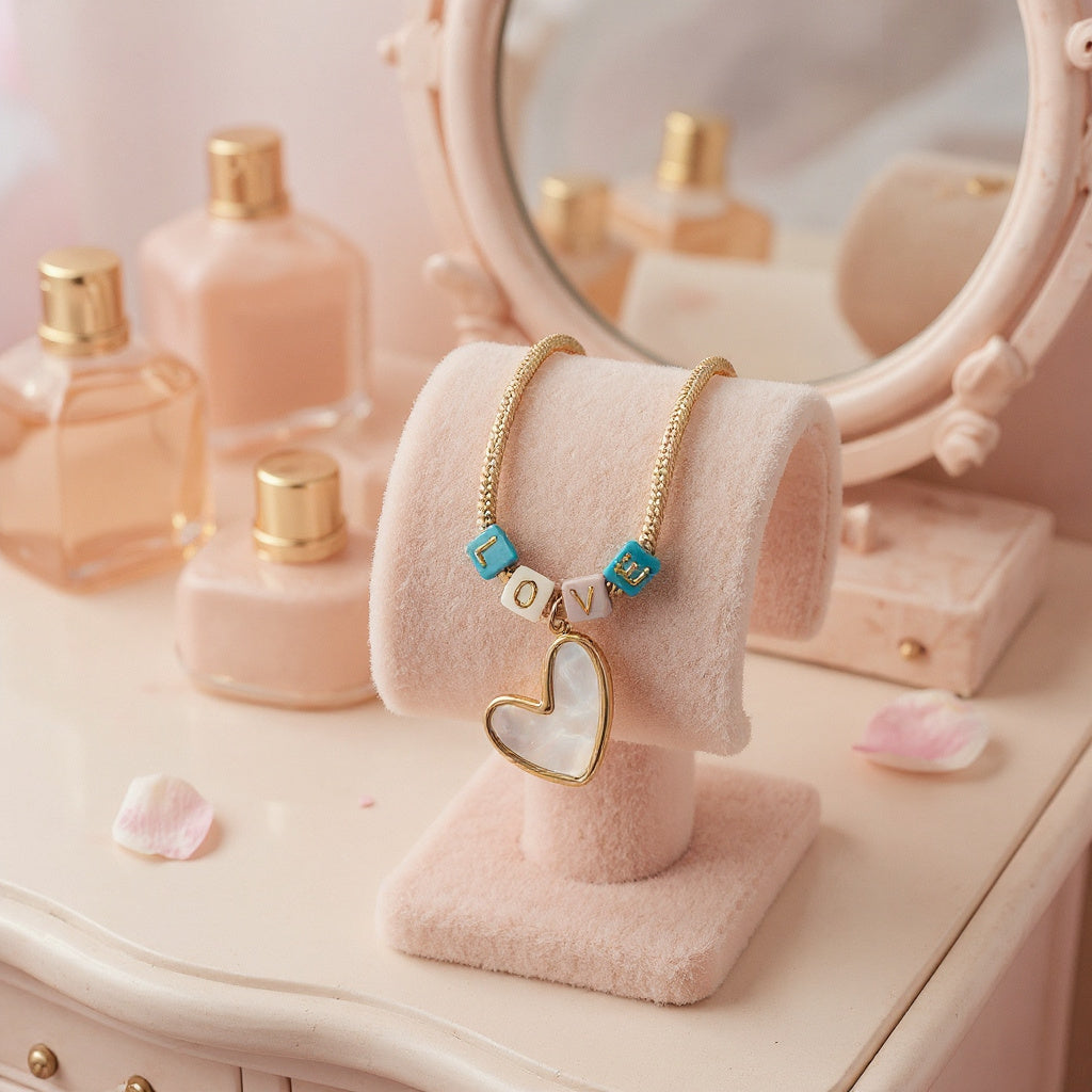 Pulsera de Mujer Hecha a Mano con Cordón Baño de Oro, Letras LOVE y Dije de Corazón | Ajustable con Cadena Extra