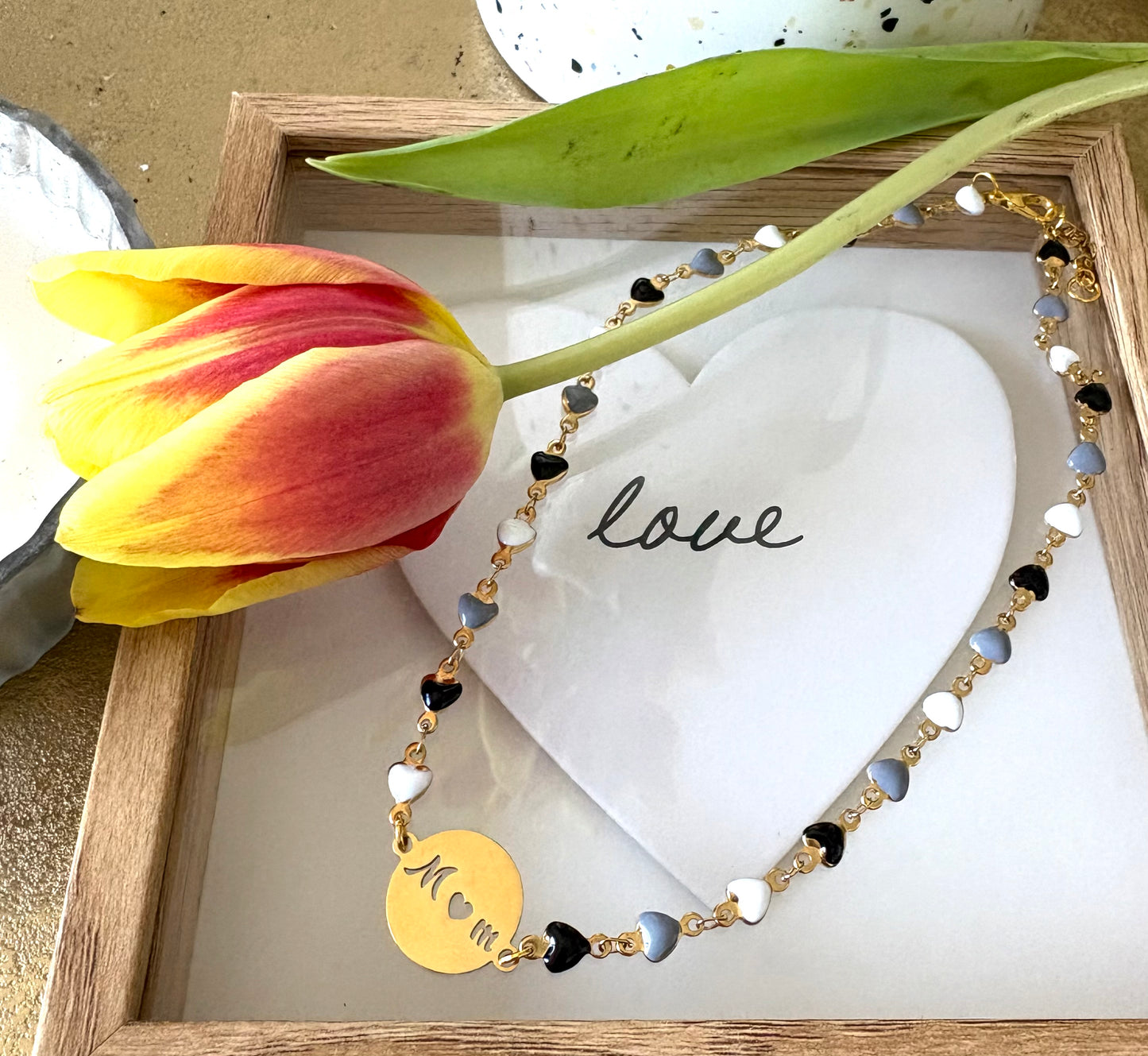 Collar de Cadena con Baño de Oro y Dije en Acero Inoxidable – Accesorios en tendencia - Collar de mujer
