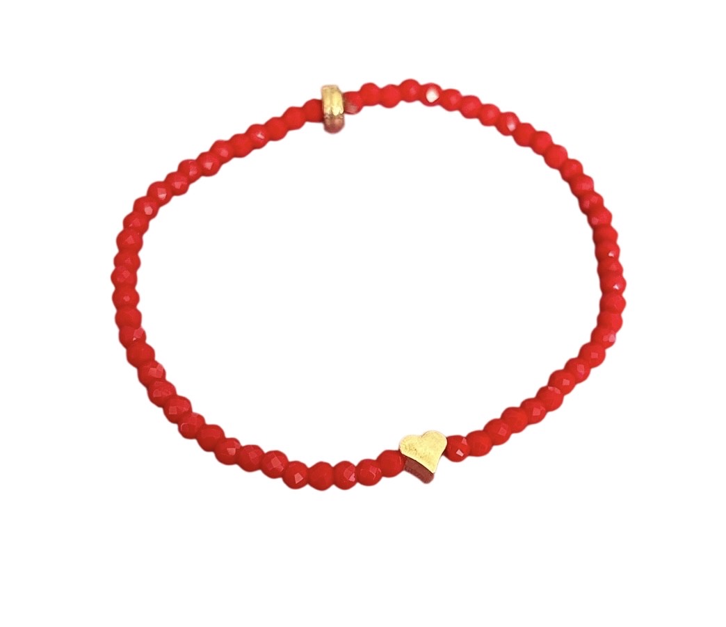 Pulsera Elástica de Mujer con Avalorios de Vidrio Rojo y Dije en Acero Inoxidable con Baño de Oro | Hecha a Mano