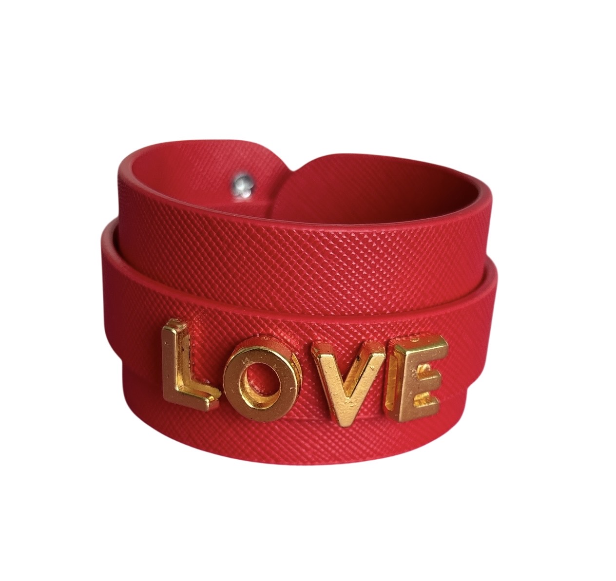 Brazalete de Mujer Hecho a Mano en Cuero | Ajustable con Letras LOVE y Dijes de Corazón en Acero Inoxidable