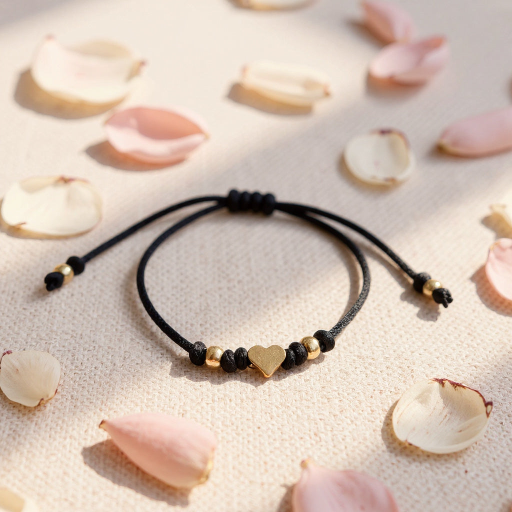 Pulsera de Mujer Hecha a Mano con Hilo Chino y Dije de Acero Inoxidable | Ajustable con Nudo Corredizo
