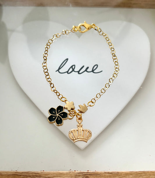 Pulsera de Mujer Hecha a Mano de Acero Inoxidable con Baño de Oro y Dijes de Flor y Corona | 15 cm