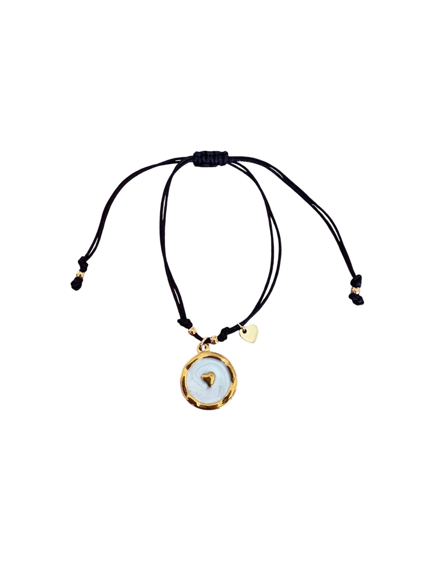Pulsera de Mujer Ajustable Hecha a Mano con Dije Corazón en Acero Inoxidable Baño de Oro - Ajustable