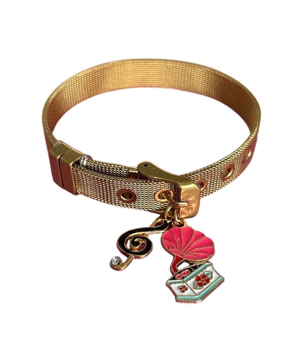 Brazalete de Mujer Hecho a Mano Tipo Correa con Baño de Oro y Dijes Musicales en Acero Inoxidable
