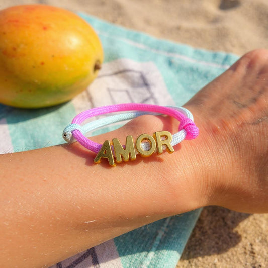 Pulsera Ajustable de Cordon Multicolor con Dije en Acero Inoxidable – Hecha a Mano para Mujer